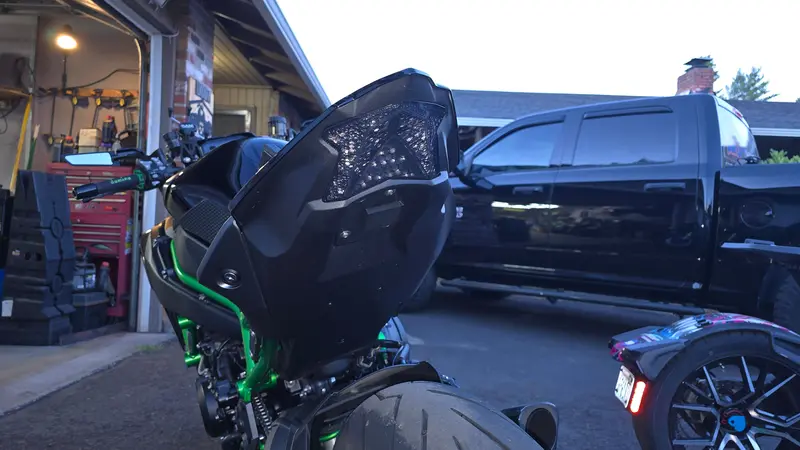Kawasaki Z H2 Tail Tidy License Plate Mount Or Delete Bracket (2019–2024) 1
