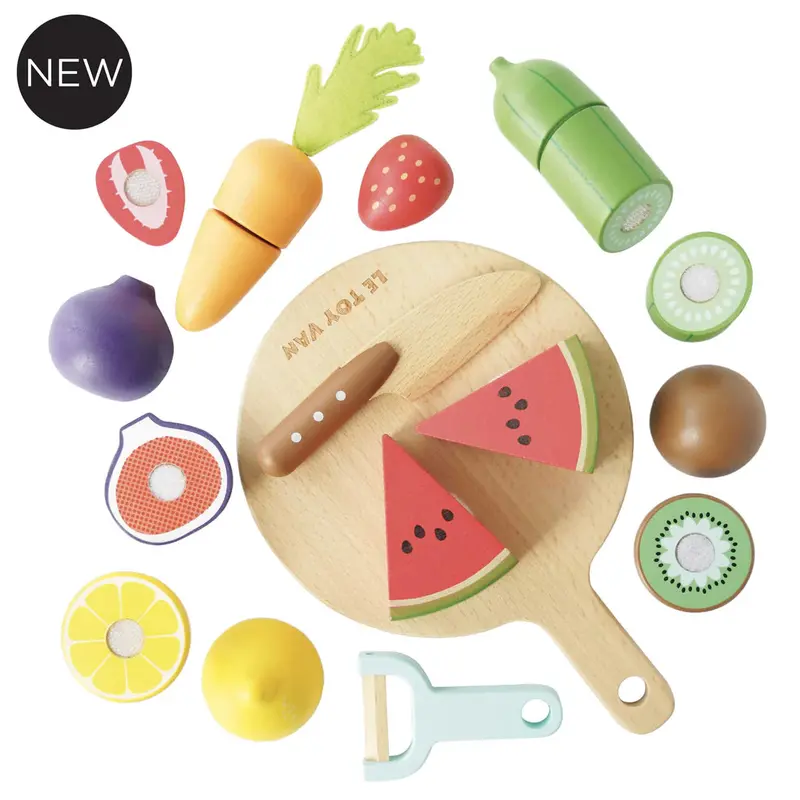 Le Toy Van Wooden Chopping Board & Healthy Food Set – Pretend Cooking Toy 1