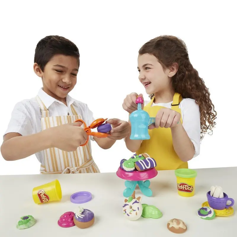 Play-Doh Kitchen Creations Donut-Making Playset With 4 Colors 1