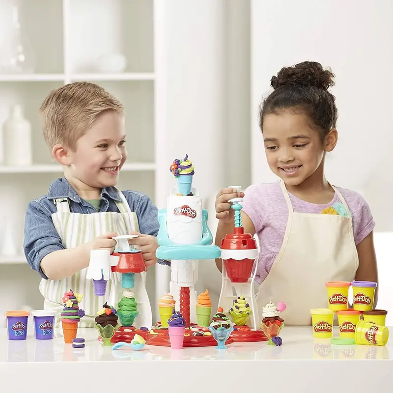 Play-Doh Kitchen Creations Ultimate Swirl Ice Cream Maker 1